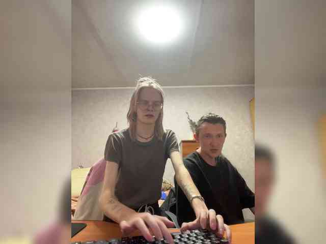 Niki_Tat webcam