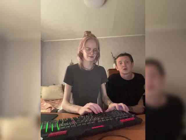 Niki_Tat webcam