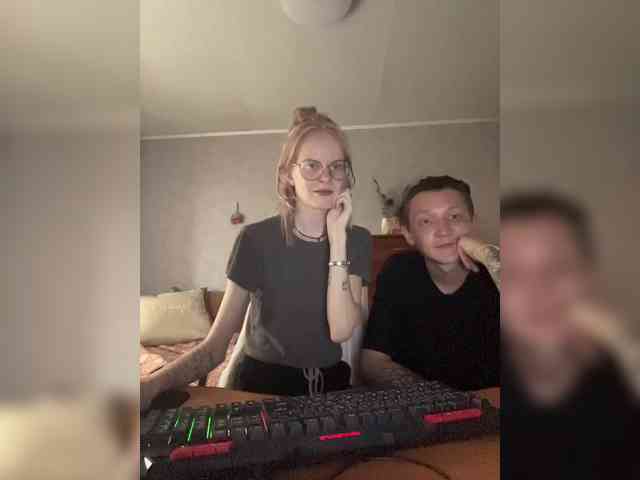 Niki_Tat webcam