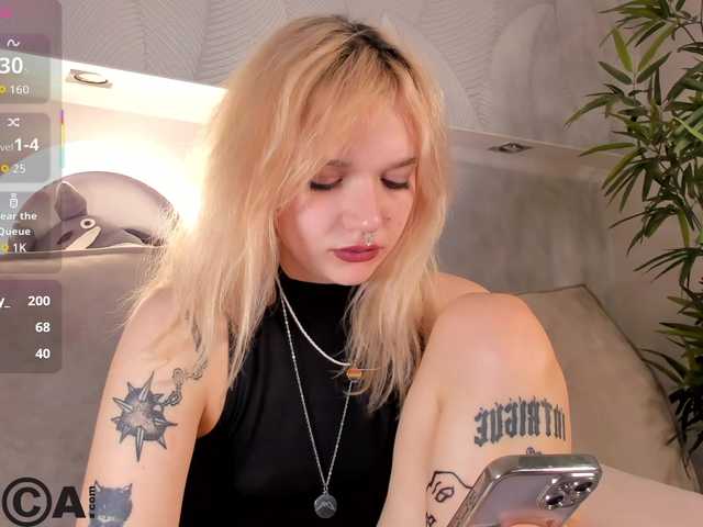 Molly-Platt's BongaCams show and profile