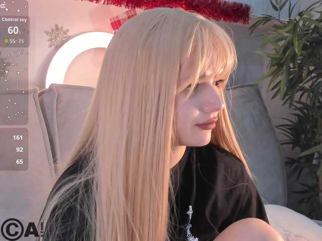 Molly-Platt's BongaCams show and profile