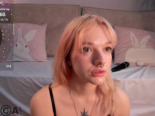 Molly-Platt's BongaCams show and profile