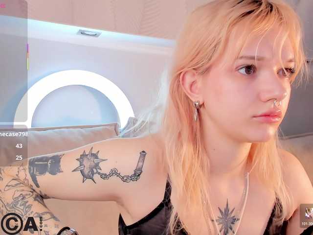 Molly-Platt's BongaCams show and profile