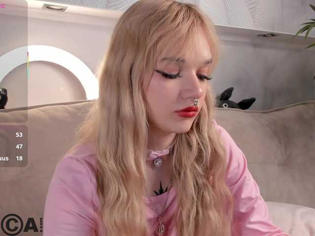 Molly-Platt's BongaCams show and profile