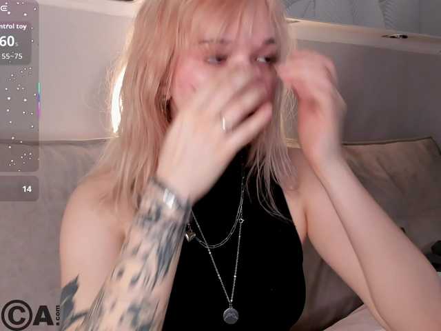 Molly-Platt's BongaCams show and profile