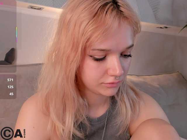 Molly-Platt's BongaCams show and profile