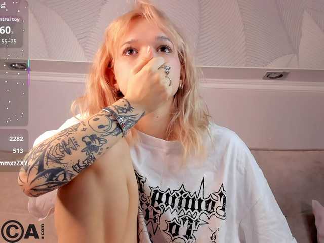 Molly-Platt's BongaCams show and profile