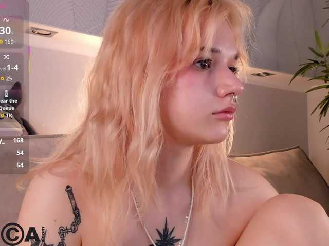 Molly-Platt's BongaCams show and profile