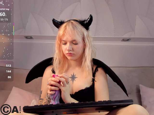 Molly-Platt's BongaCams show and profile