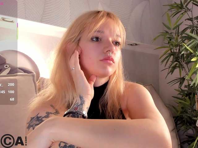 Molly-Platt's BongaCams show and profile