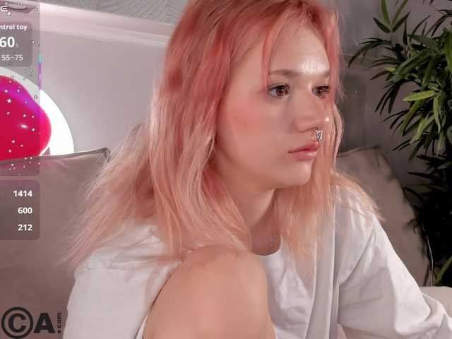 Molly-Platt's BongaCams show and profile