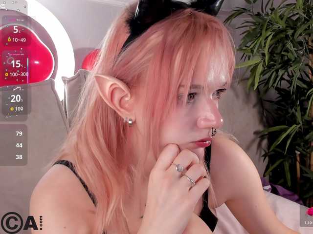 Molly-Platt's BongaCams show and profile