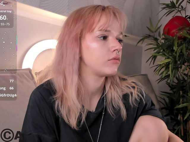 Molly-Platt's BongaCams show and profile