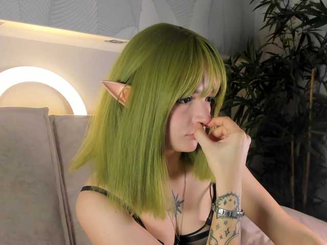 Molly-Platt from BongaCams