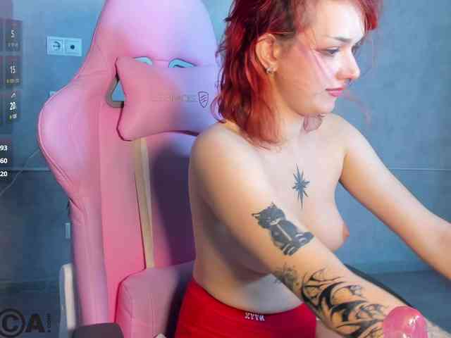 real web cam show Molly-Platt