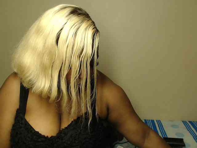 SexyEbony93 webcam