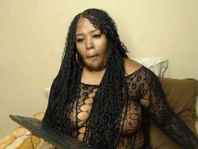 SexyEbony93 webcam