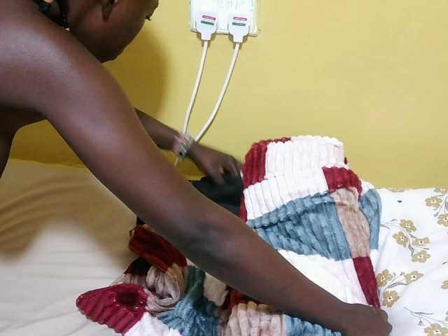 Luckyshee14 Live Cam on BongaCams