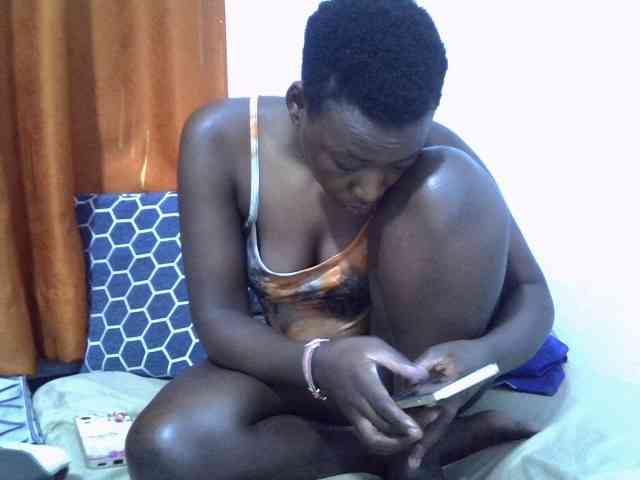 Luckyshee14 webcam