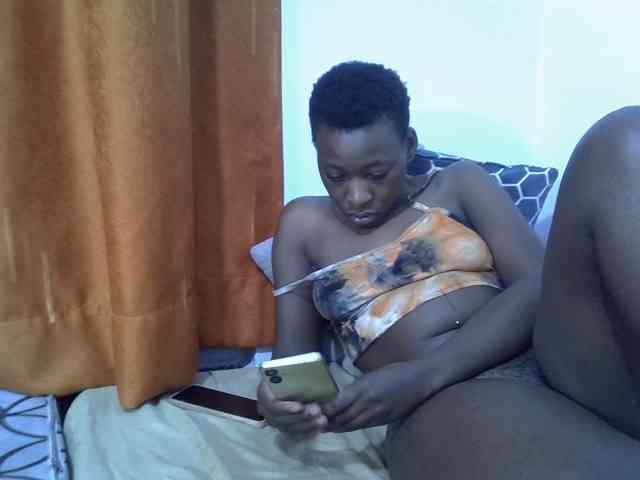 Luckyshee14 webcam