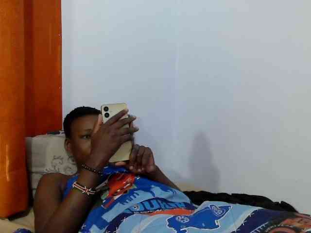 Luckyshee14 webcam