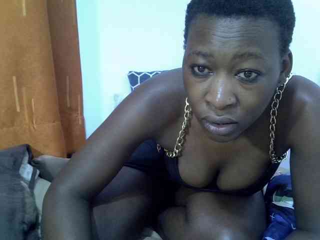 Luckyshee14 webcam