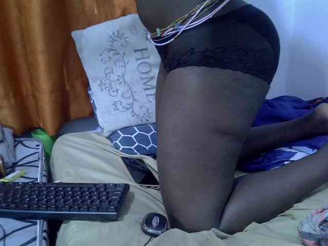 Luckyshee14 webcam