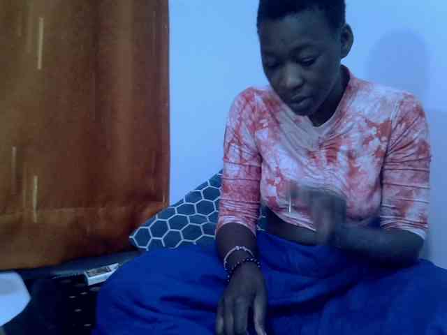 Luckyshee14 webcam