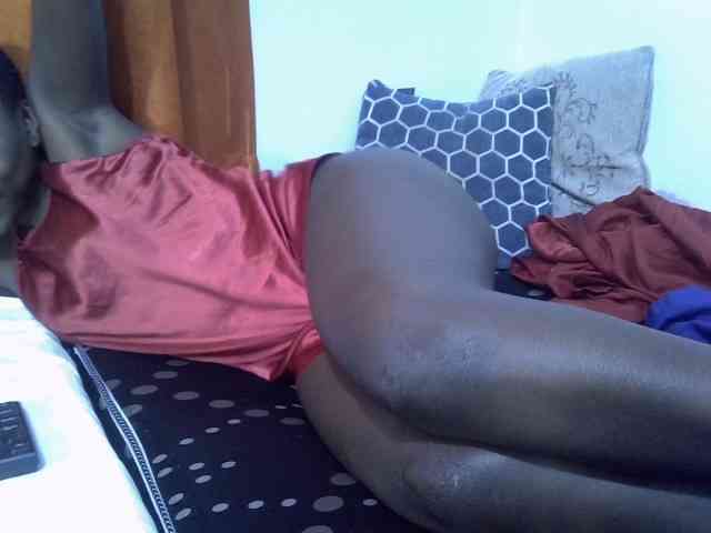 Luckyshee14 webcam
