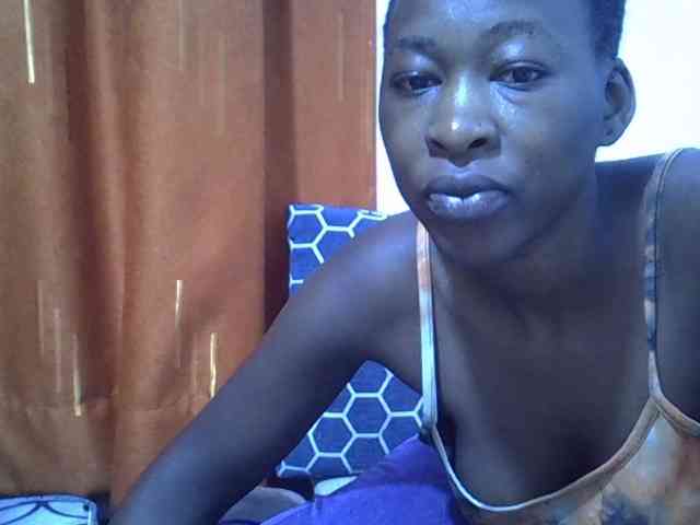 Luckyshee14 webcam