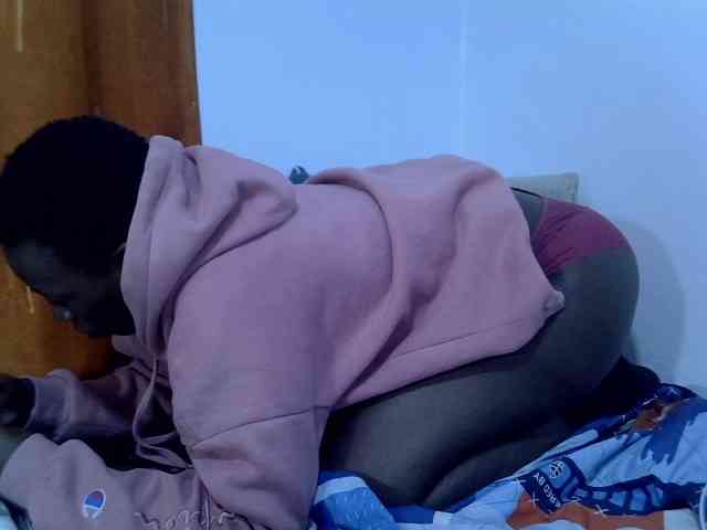Luckyshee14 webcam