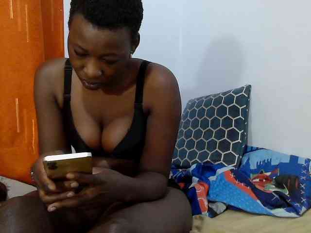 Luckyshee14 webcam