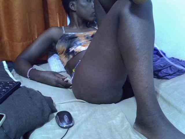 Luckyshee14 webcam