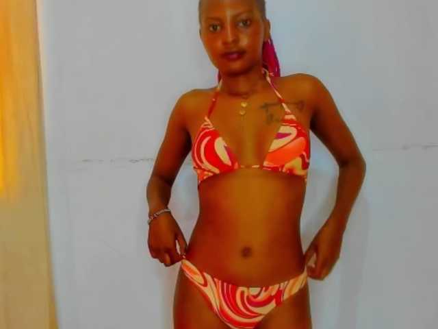 Biancamontana's BongaCams show and profile