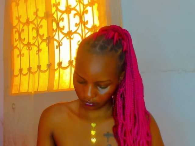 Biancamontana's BongaCams show and profile