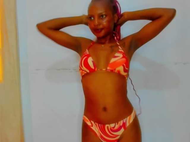 Biancamontana's BongaCams show and profile