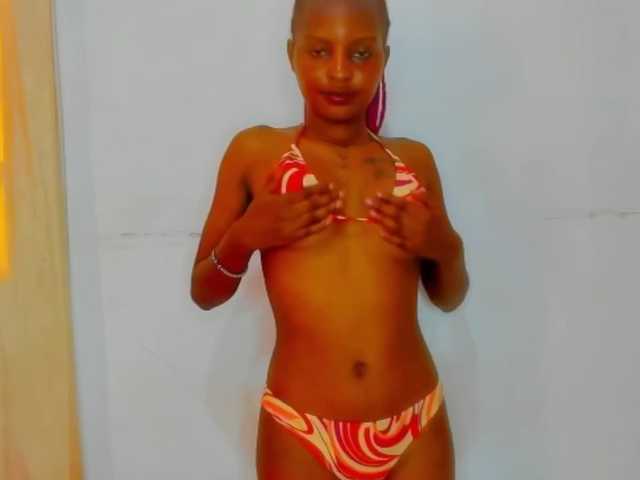 Biancamontana's BongaCams show and profile