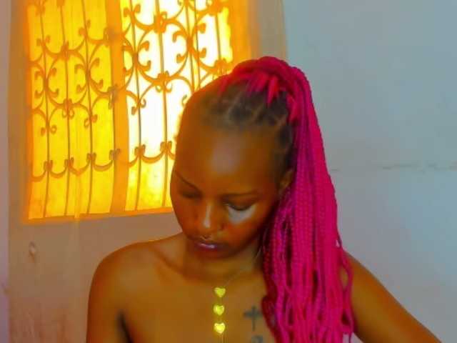 Biancamontana's BongaCams show and profile