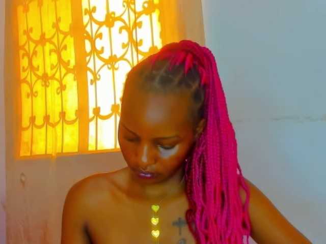 Biancamontana's BongaCams show and profile