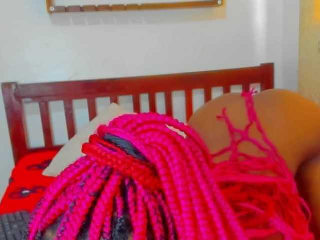 Biancamontana's BongaCams show and profile