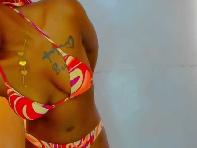 Biancamontana's BongaCams show and profile