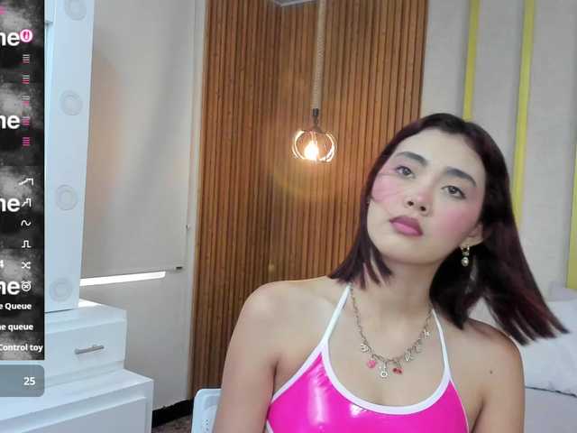 ISABELLA-HEITS webcam bongacams model stream image