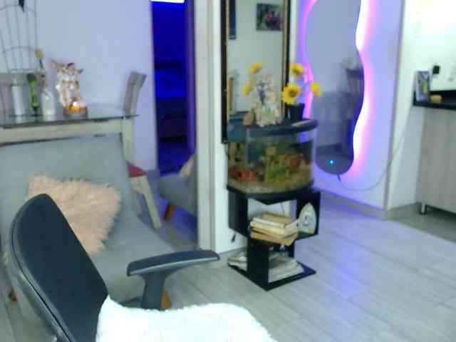 online nude cam Mara-