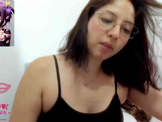 taliatovar Live Webcam on BongaCams