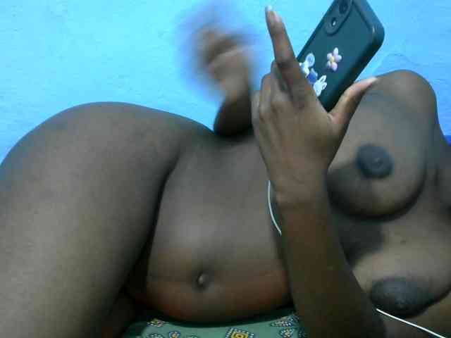 Ebonyladasha webcam