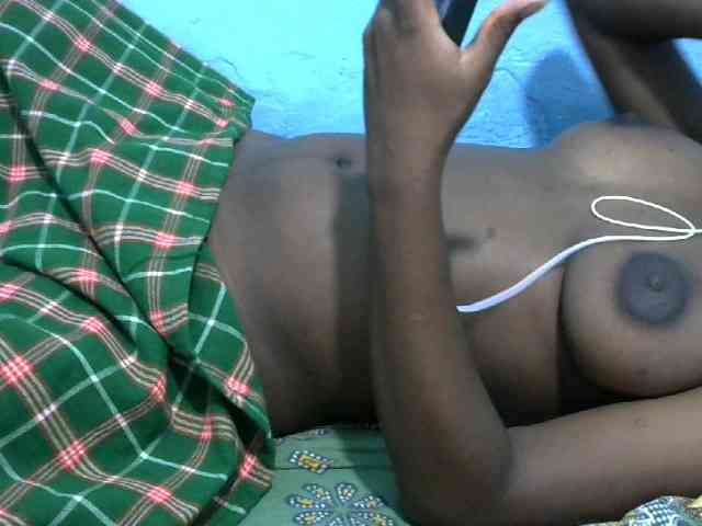 Ebonyladasha webcam