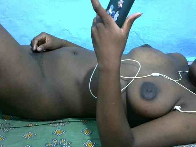 Ebonyladasha webcam