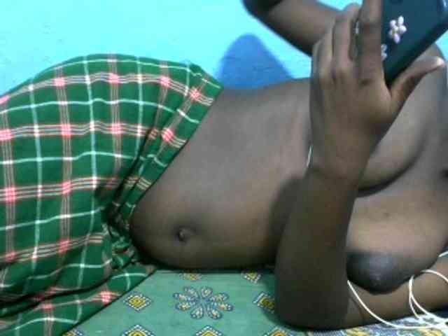 Ebonyladasha webcam