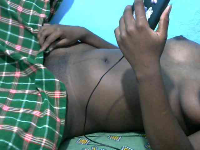 Ebonyladasha webcam