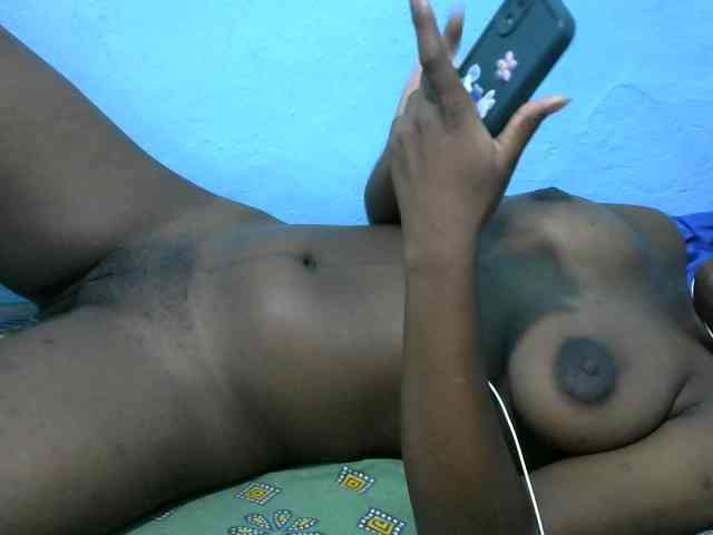 Ebonyladasha webcam